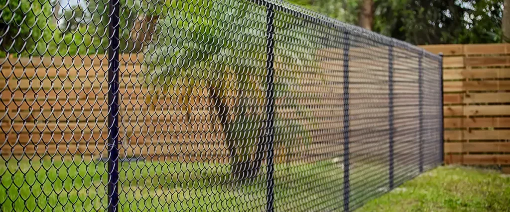 Why Consult Qualified Fence Installation Dallas Contractors